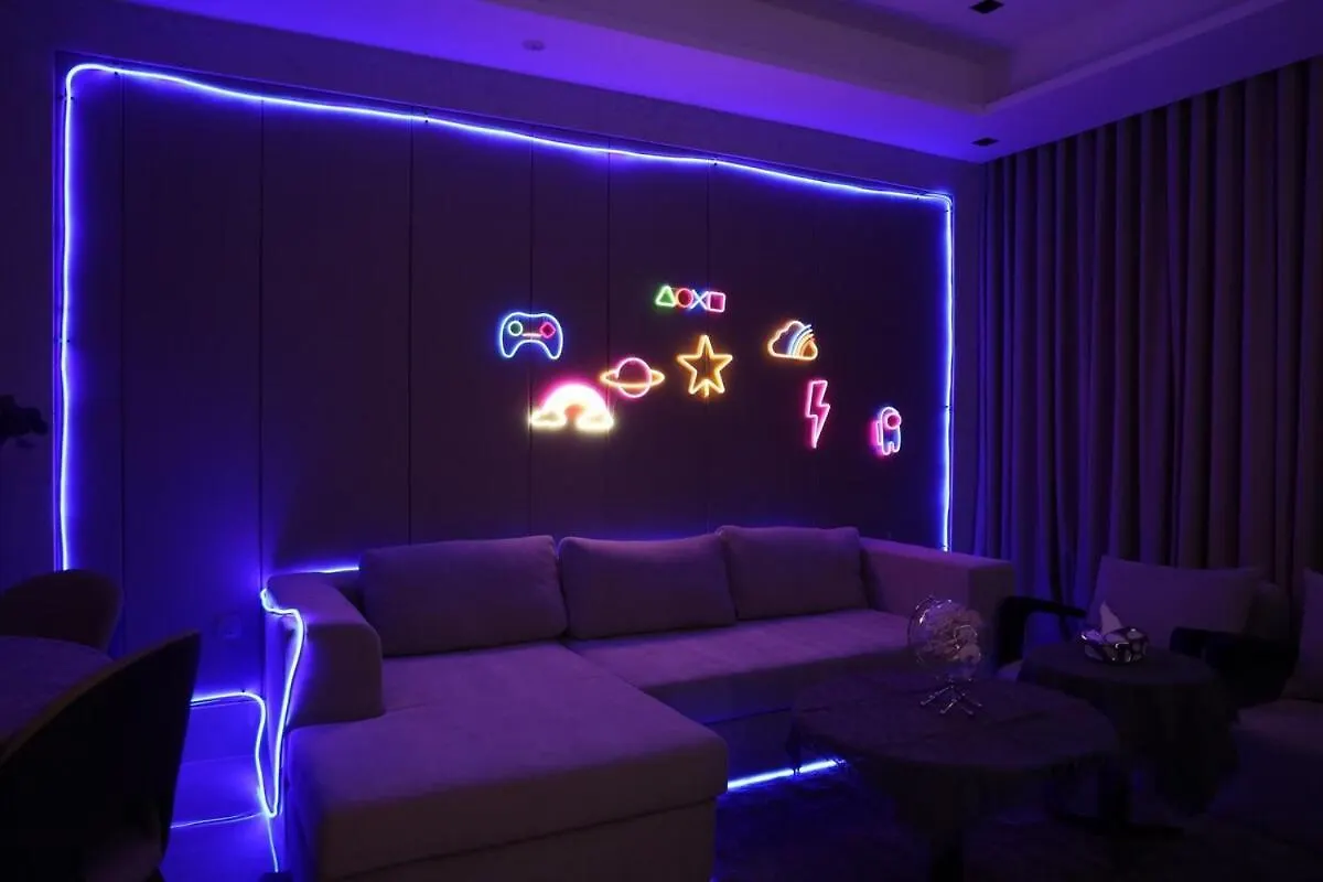 E-Sports Themed Computer Room In Business Bay Close To Dubai Tower Apartment